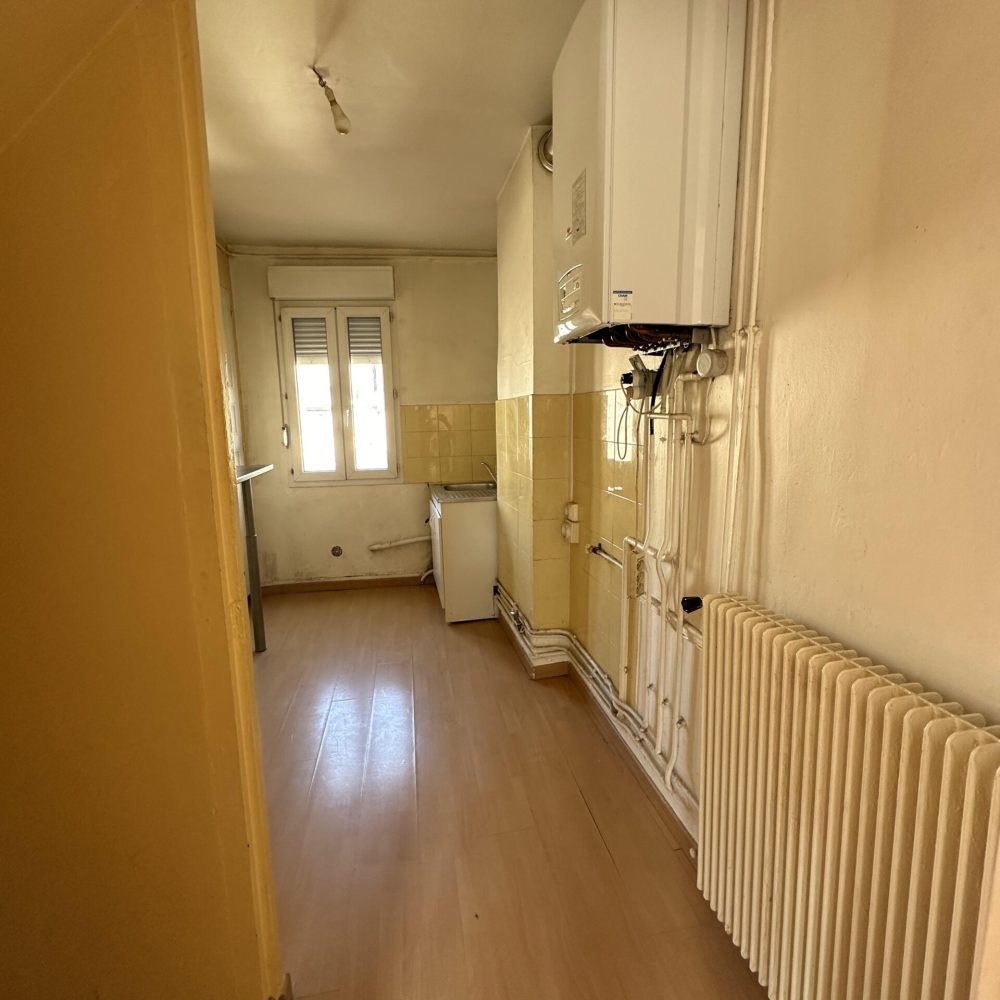 Photo 4 cuisine avant travaux peinture BS ENTREPRISE